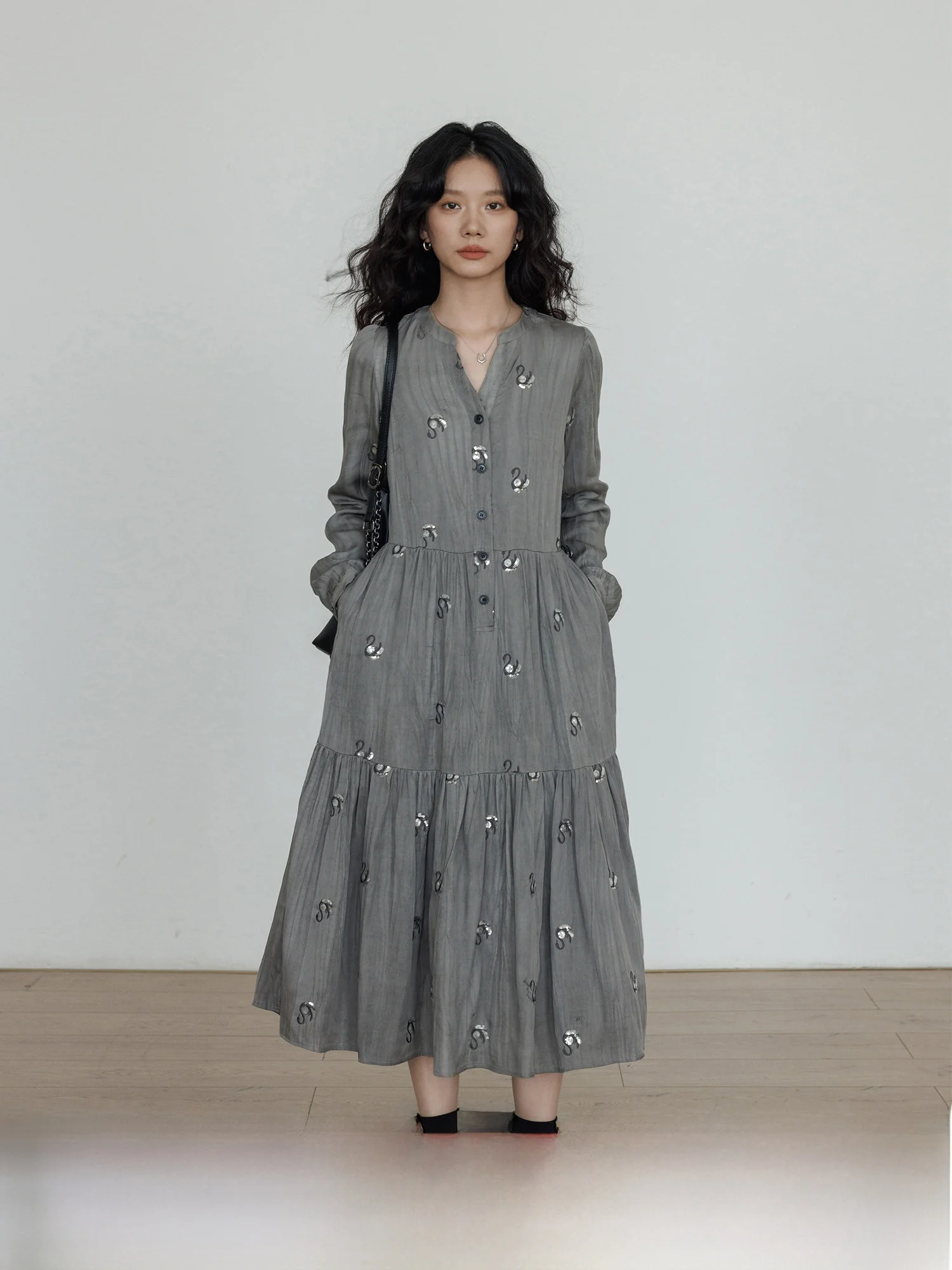 

Spring Vintage Embroidered Dress Women's Casual Long Skirt Design Sense Swallowtail Embroidery Elegant City Commute