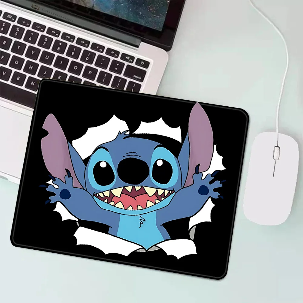 Cute Anime Couple Stitch Gaming Mouse Pad XS Small Mousepad For PC Gamer Desktop Decoration Office Mouse Mat Deskmat Rug