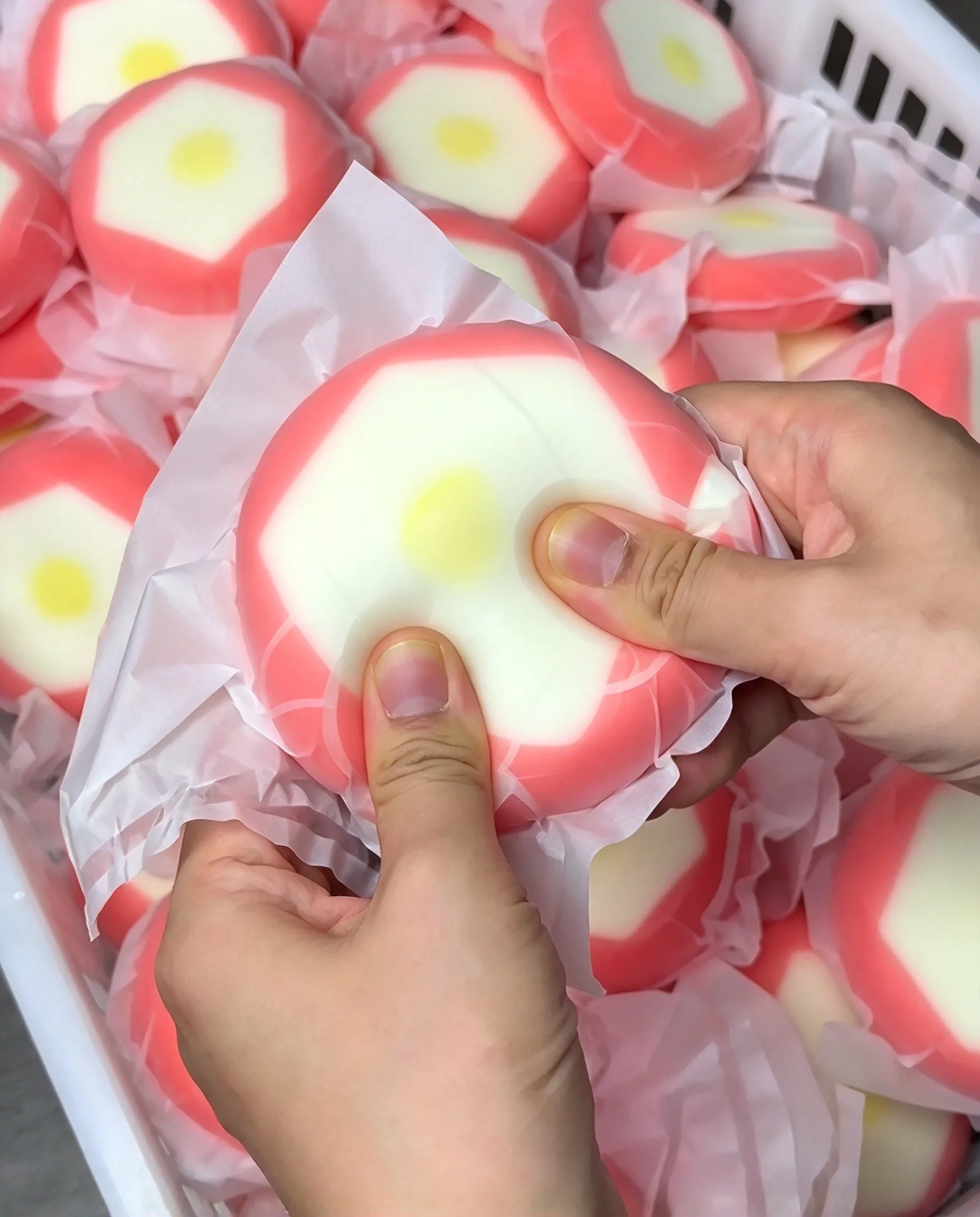 New Handmade Crispy Sugar Heart Apple Slice Squishy Bag, ASMR Crunchy Sound Ball Stress Relief Fidget Squeeze Toy