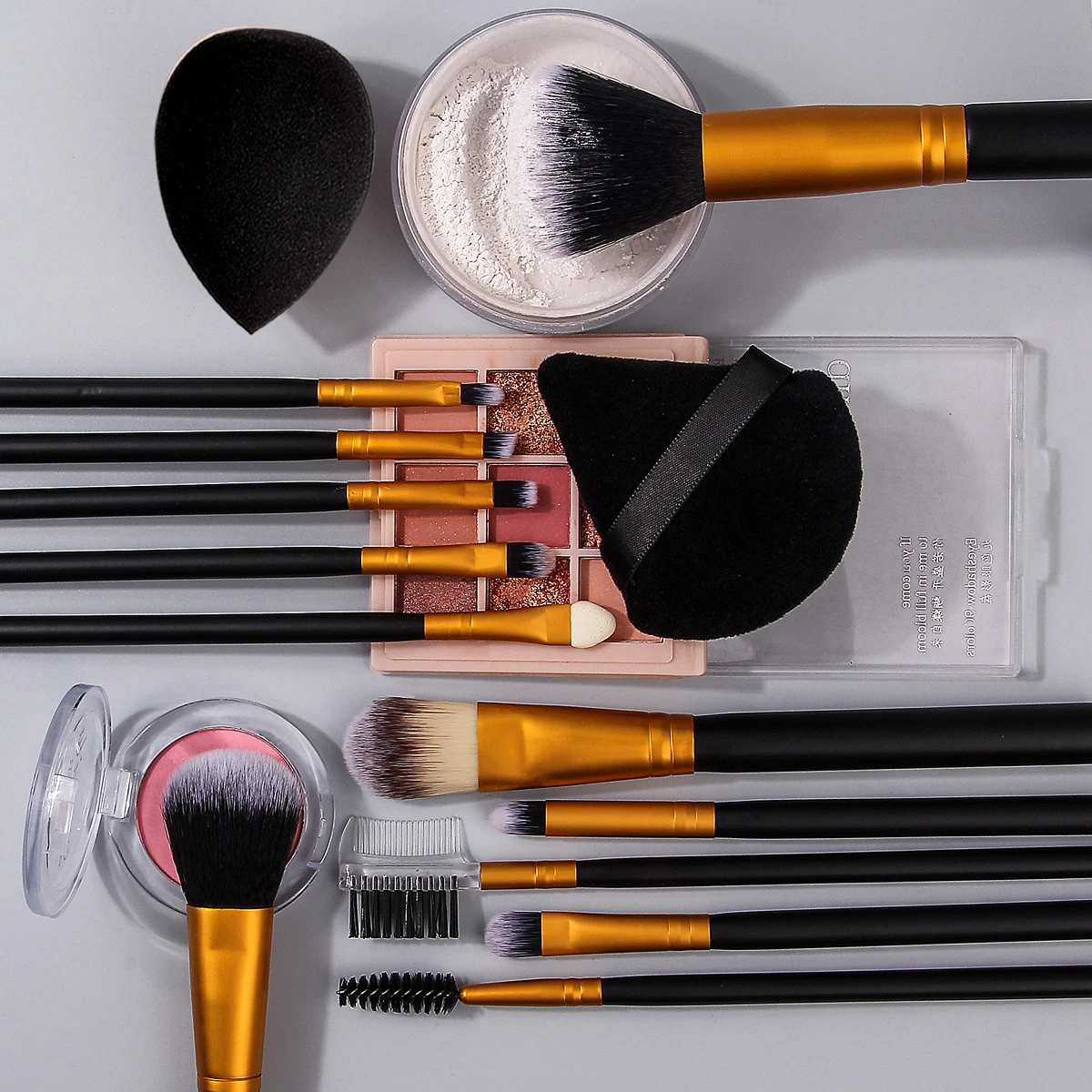 1/4/12/17-teiliges Make-up-Pinsel-Set, einschließlich Gesichtspinselabdeckung, nicht klebendes Puder-Make-up-Schwamm-Set und tragbare Aufbewahrungstasche