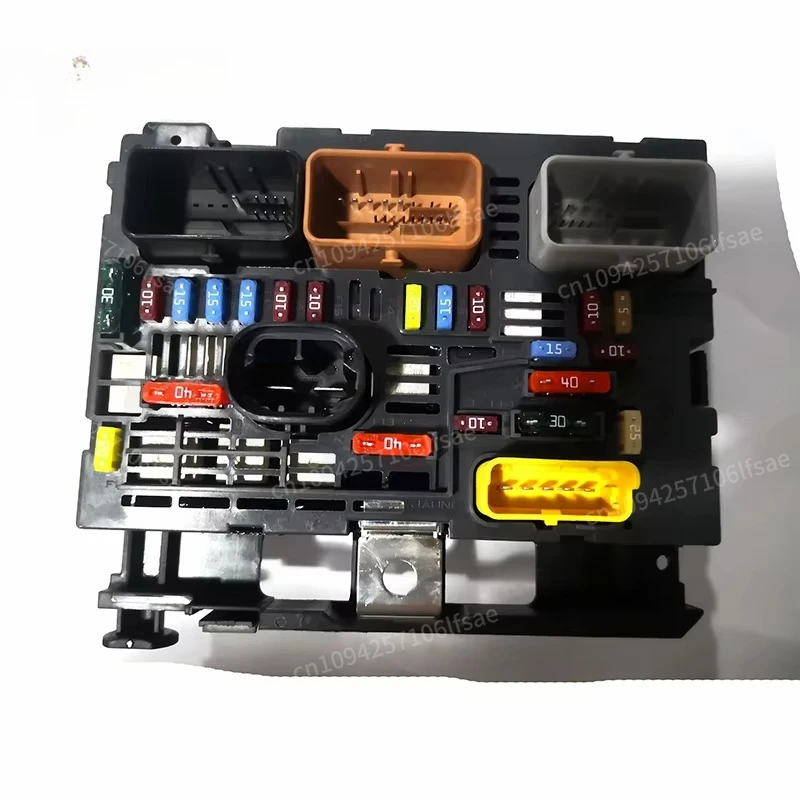 9807028880 BSM-R05-01 Motorzekeringkast voor Citroen 9807028880