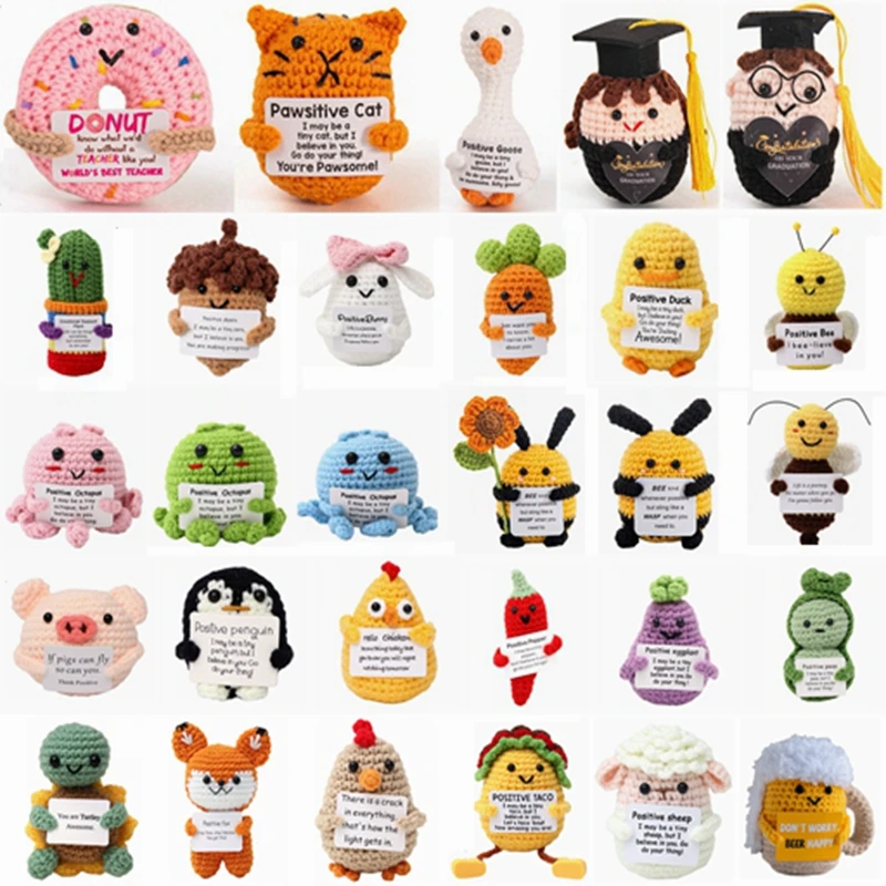 المنسوجة يدويا الحلي الكروشيه مضحك الطاقة الإيجابية الخضار دمية على شكل حيوان مع بطاقة المعانقة المهرجانات الإبداعية الهدايا الحرف اليدوية