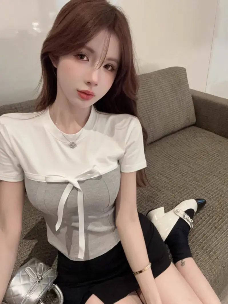 컬러 블록 스플라이싱 밀착형 탑이 있는 여성용 여름 디자인 라운드 넥 반소매 티셔츠