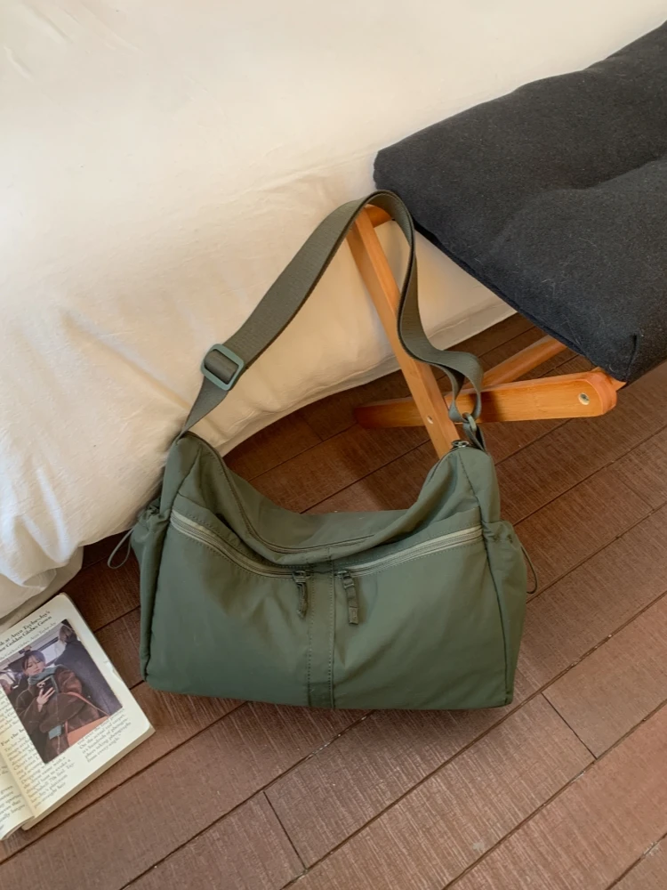Casual Commuter Women's Large Capacity Tote Bag Fashionable  Color Crossbody Bag Korean Artistic Single Shoulder Bag Trendy