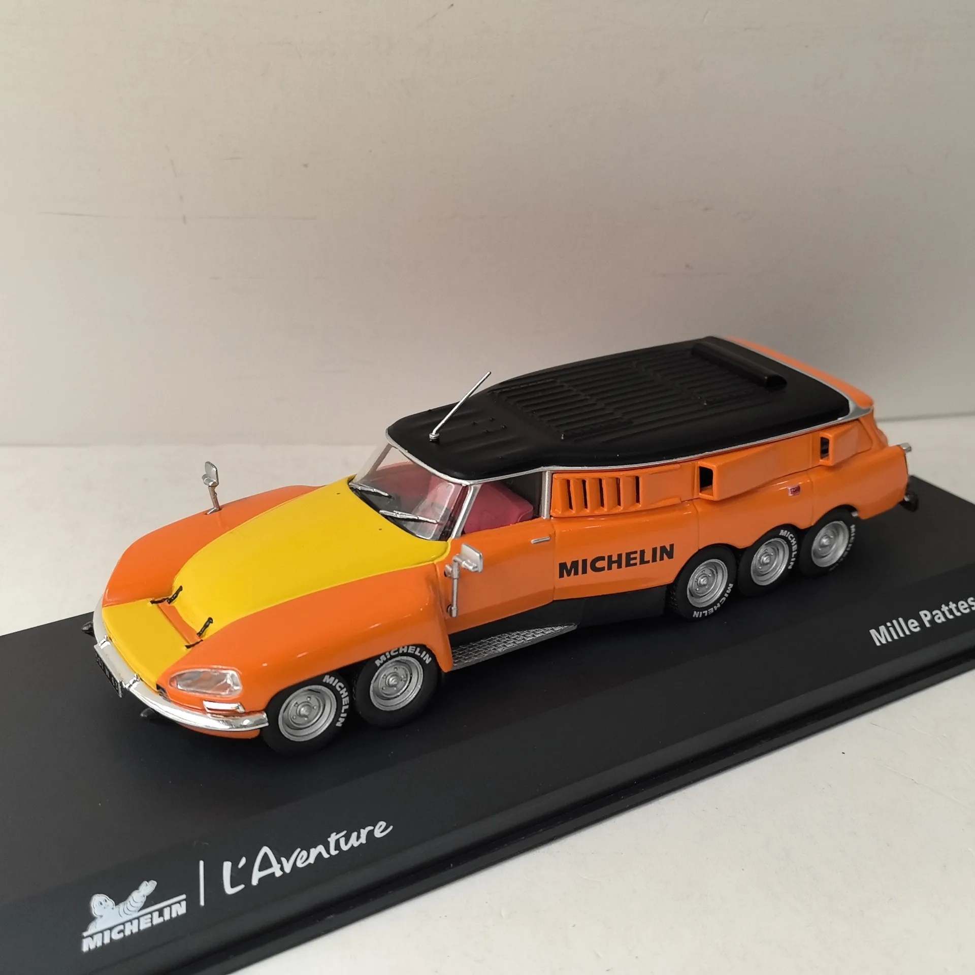 

Diecast IXO 1/24 Scale CITROEN MILLE PATTES 1972 Michelin Alloy Car Model Collectible Toy Gift Souvenir Display Ornament