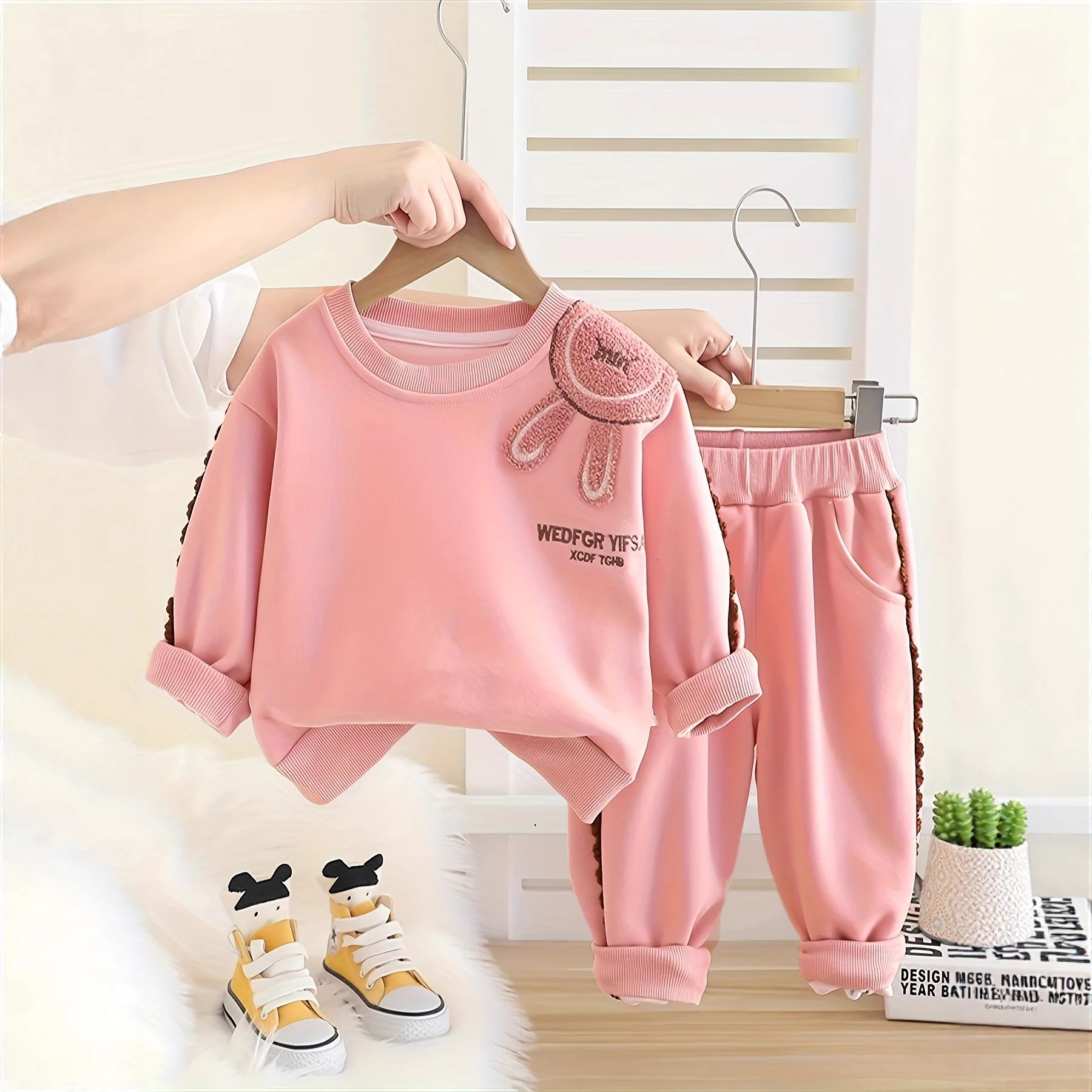 Girls 2Pcs Tracksuit Towel Embroidery Bunny Letter Print Crew Neck Sweatshirt Side Stripe Cuffed Jogger Pants Kids Casual Set