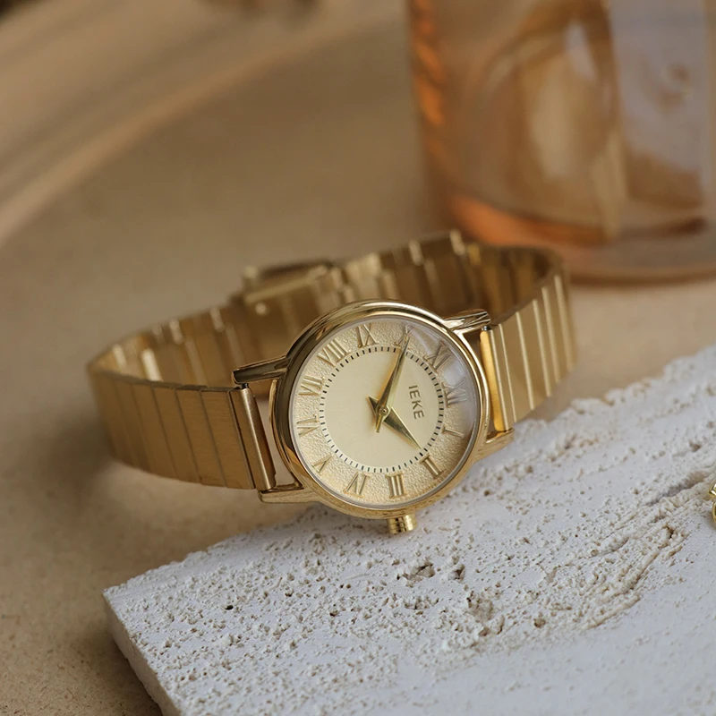Simple And Stylish Silver And Gold Round Watch With A Sophisticated Look; An Elegant Women'S Watch, Perfect As A Gift For Women.