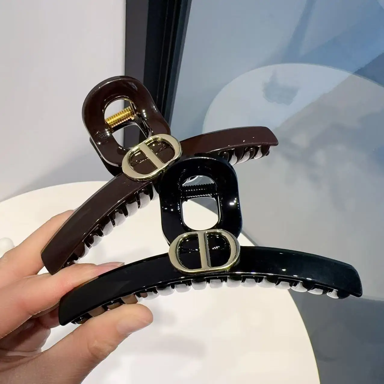 New Luxury Hair Clip With High-End Feel Letter Clip With Gold Label Fashionable Exquisite Headwear And Hair Accessories view 4