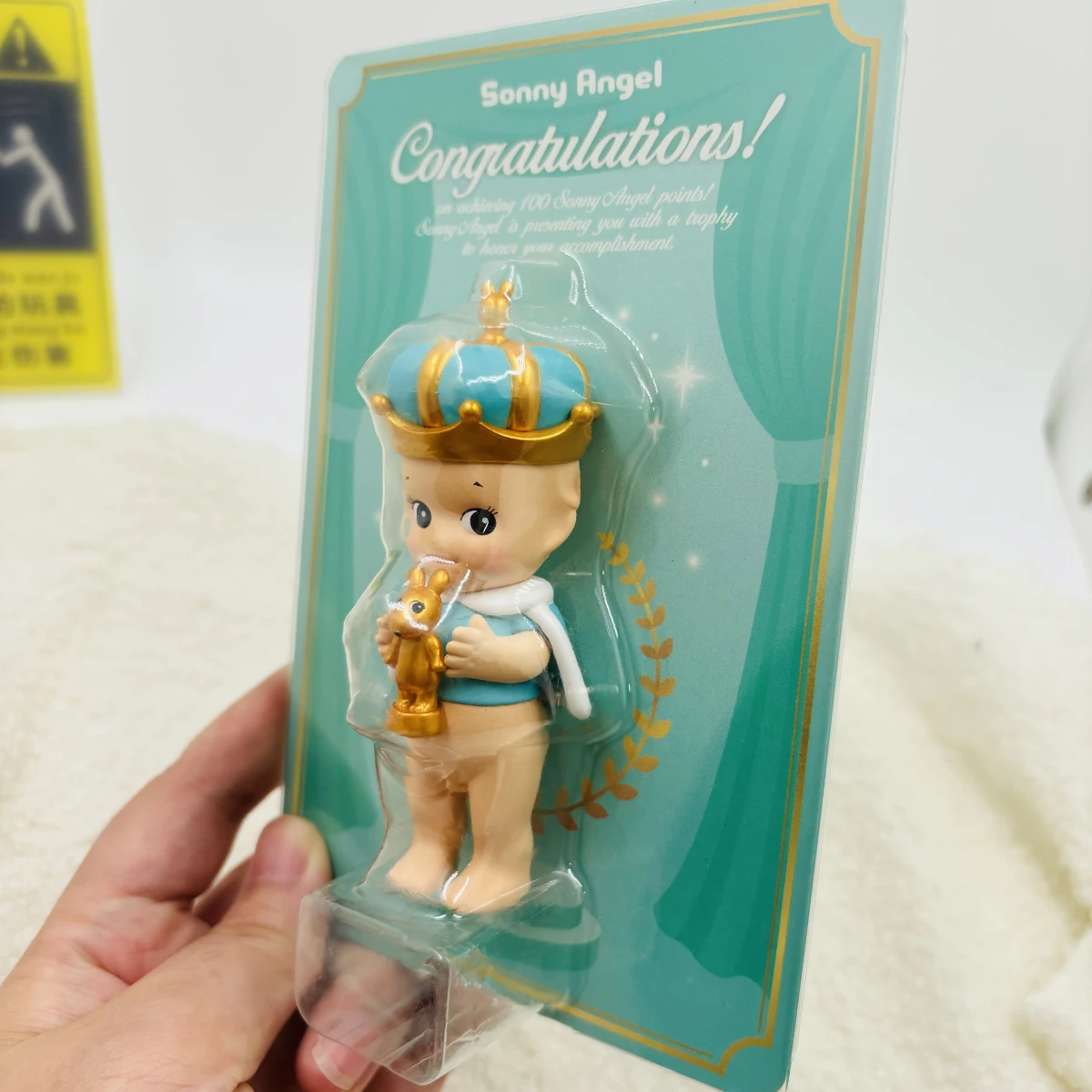 Authentieke Sonny Angel blauw/rode kroonlift minifiguren koning model decoratie poppen speelgoed kinderen kinderen kerstcadeaus