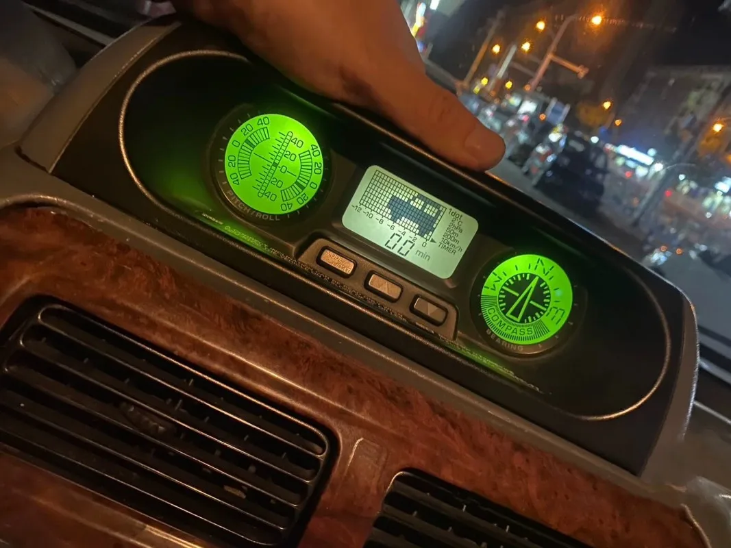 No Cover (Second Hand) Original Altimeter Inclinometer Central Display instrument For Toyota LAND CRUISER LC95 Prado 3400 2700