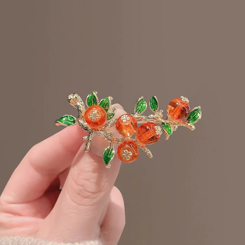 

Lucky Orange Enamel Glass Persimmon Brooches For Women Alloy Crystal Fruits Plant Casual Brooch Pin Office Party Jewelry Gift