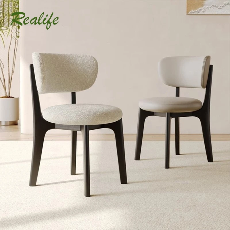 Sedia da pranzo in legno massello per uso domestico Legno di cera bianca Sgabello in stile crema medievale minimalista italiano Sedia con schienale moderno e minimalista