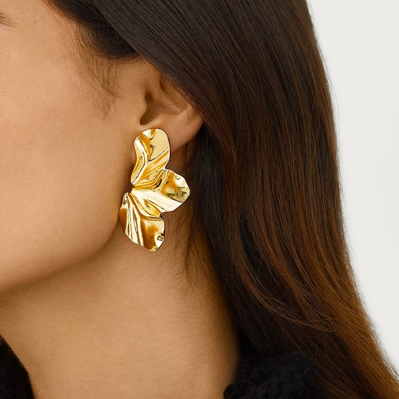 Retro Irregular Metal Leaf Pendant Stud Earrings for Women New Fashion Trend Exaggerated Personality Cool Girl Party Jewelry