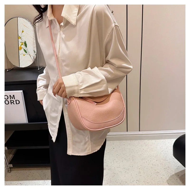 

Модная текстурированная сумка через плечо, диагональные сумки через плечо, новая тенденция 2025, простой нишевый дизайн, женская сумка большой вместимости