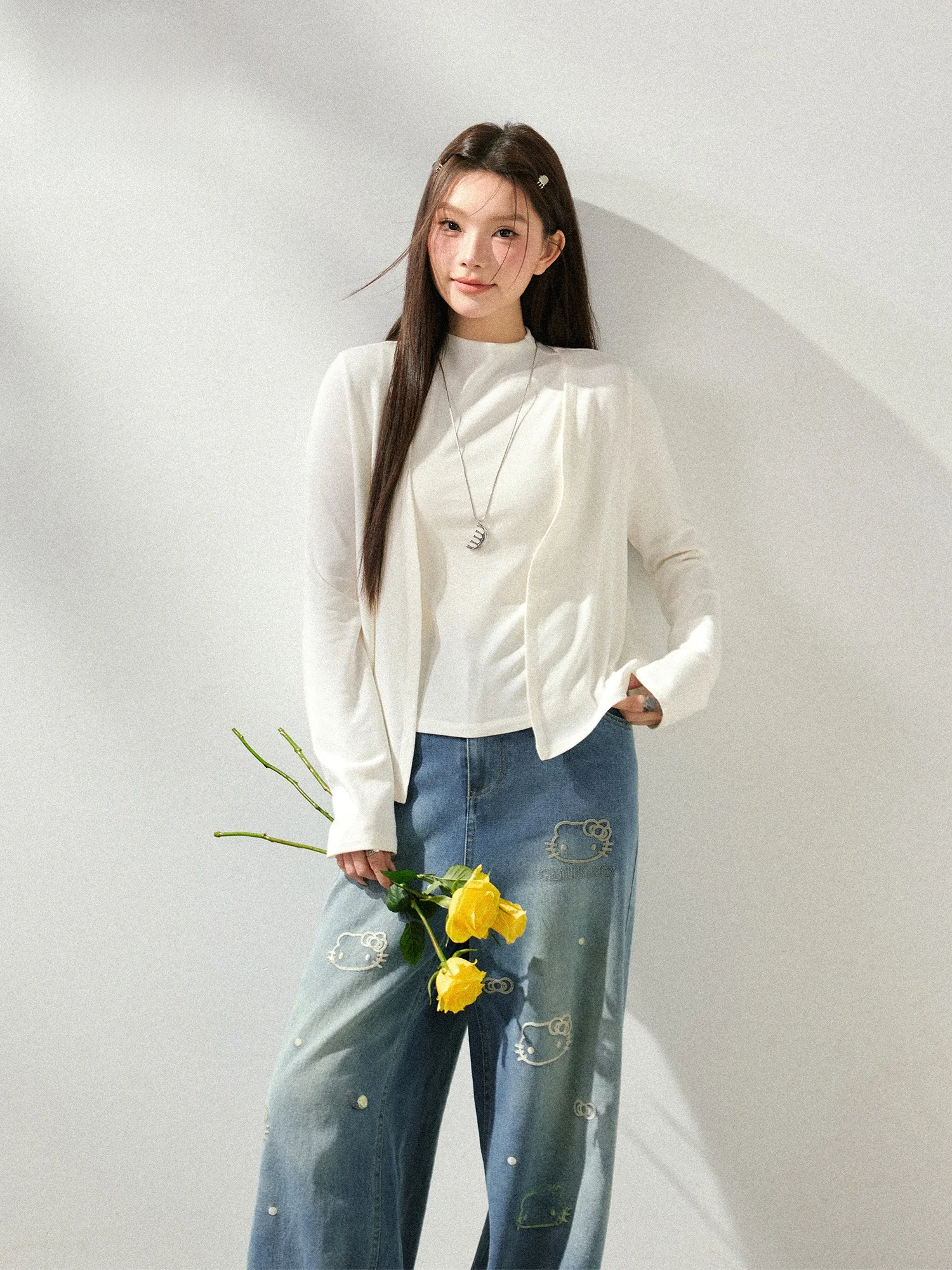 

Комплект женской одежды больших размеров: корейский приталенный кардиган и жилет молочно-белого цвета с инициалами для полных женщин, повседневная одежда