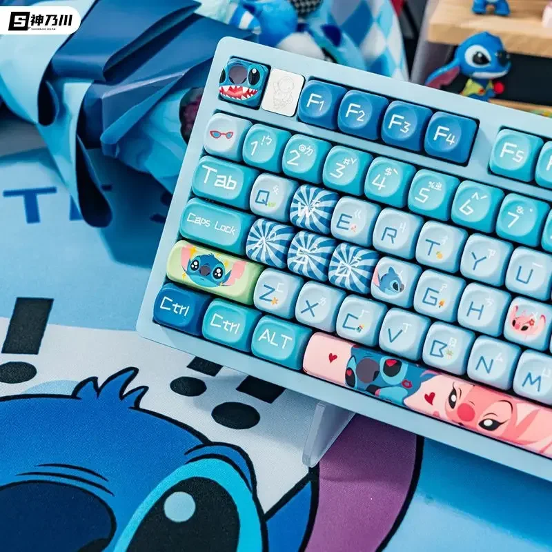 أغطية مفاتيح على شكل نجمة لطيفة من Disney Stitch كاواي إبداعية باللون الأزرق السميك من مادة PBT مجموعة كاملة من أغطية المفاتيح هدية العيد الشخصية