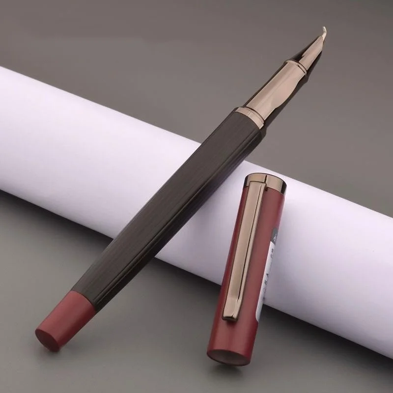 1-teiliger Füllfederhalter in Morandi-Rot 1. 5-mm-Kalligrafie-Stift mit gebogener Spitze, professionelles Schreibwerkzeug für Erwachsene, geeignet für geschäftliche Zwecke, Büros und zum Unterschreiben, hoher ästhetischer Wert für Schüler, ideal für Lehrer, Kunden, ältere Menschen, als Geschenk für Feiertage, Schreibwaren-Geschenkbox für Sammler. – Detail 2