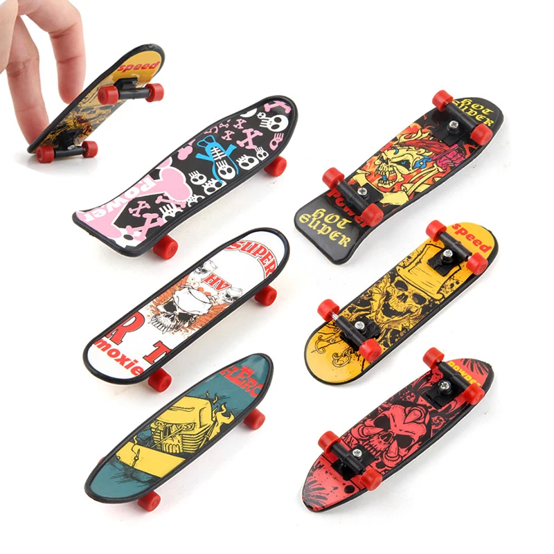 10pcs/lot Mini Skateboard Toys Plastic Creative Fingertip Skateboard for Kid Birthday Party Favors Desktop Game Toys Gift Filler