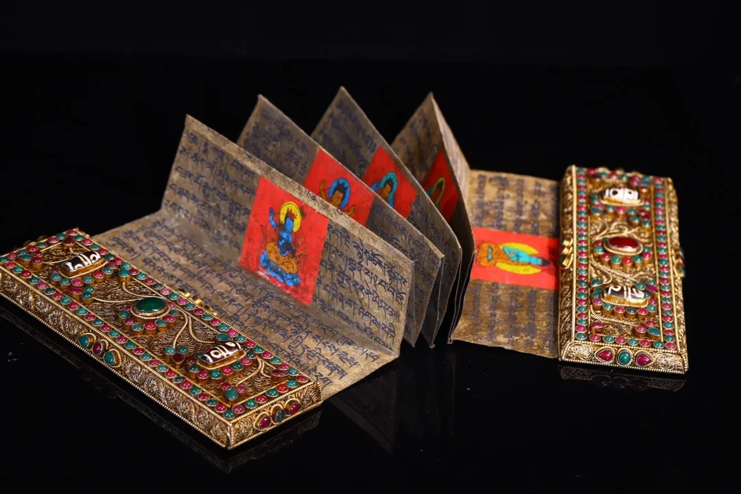 

9"Tibetan Temple Collection Old Scripture Tibetan silver Gilded Mosaic Gem gZi Beads Old Scripture chanting Worship Hall