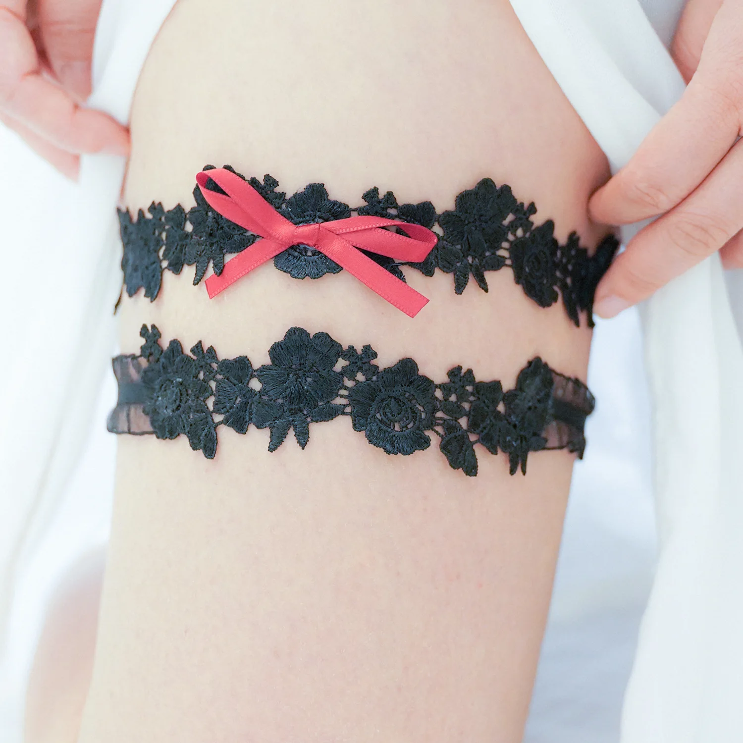 Black Wedding Bridal Leg Garter Belt with Red  Bowknot Lace Elastic Leg Ring Cosplay Party Lingerie Accessories