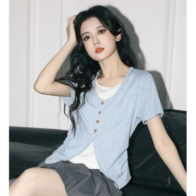 Light V-Neck Fake Two Piece Side Split Button Short Sleeve T-Shirt Women Slim Irregular Layered Casual Top ﻿