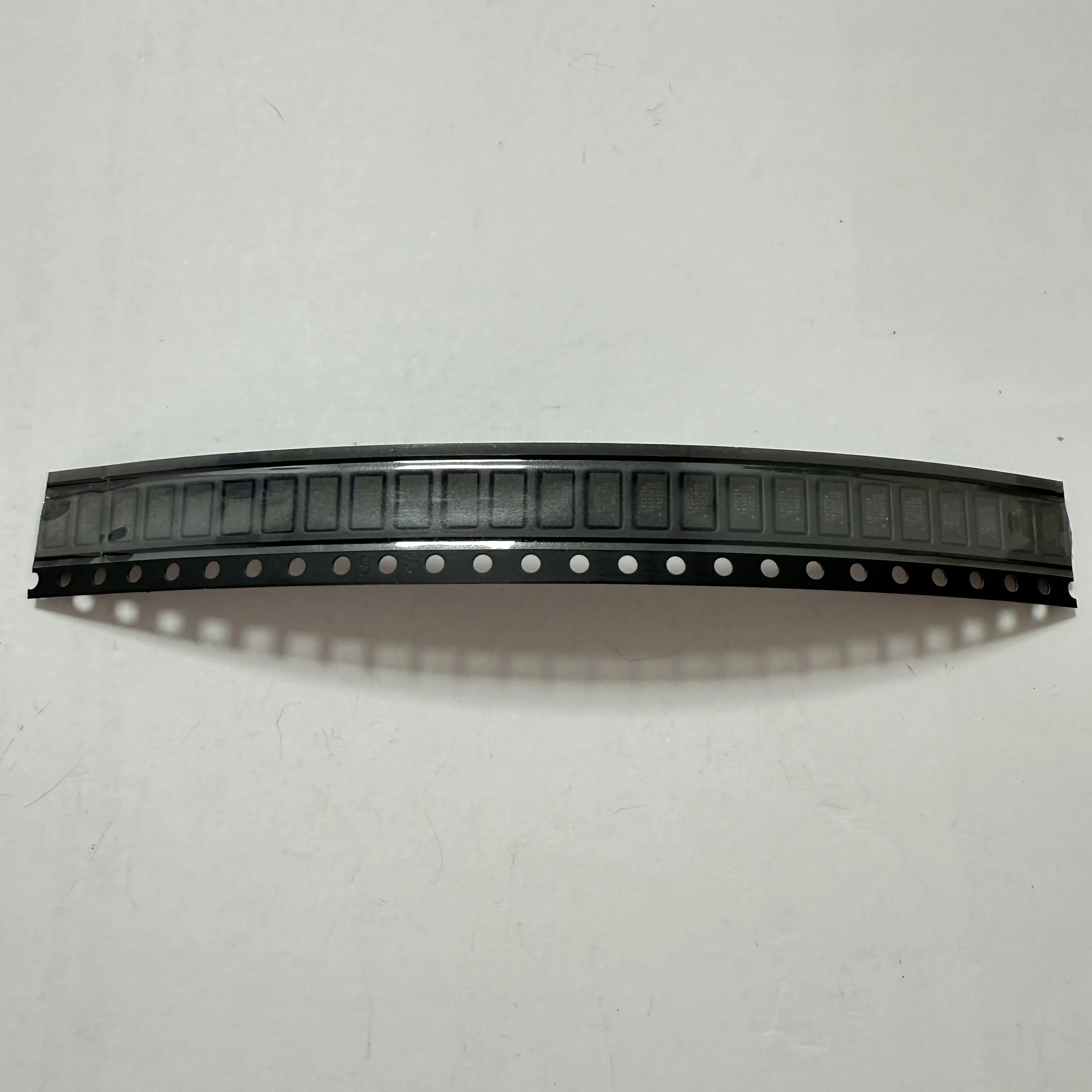 25PCS/LOT 74LVC573ABQ,115 (Logic ICs)