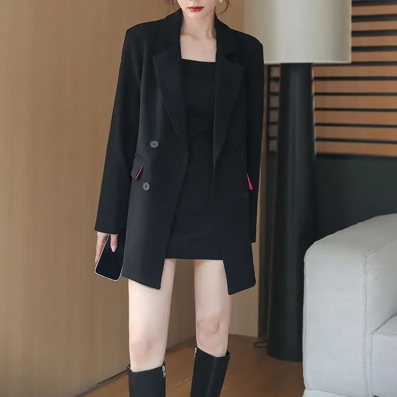 A popular jaqueta casual de tamanho grande feminina na primavera coreana novo estilo com design solto sentido elegante individual