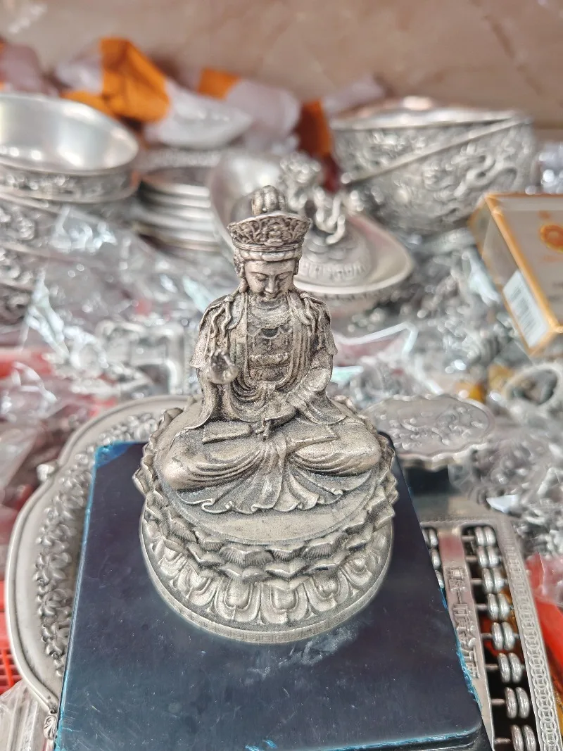 Vintage Buddha Decorative Figurine Resin Meditation Statue Silver Tone Lotus Craft Ornament for Home Desktop Shelf Decor Gift