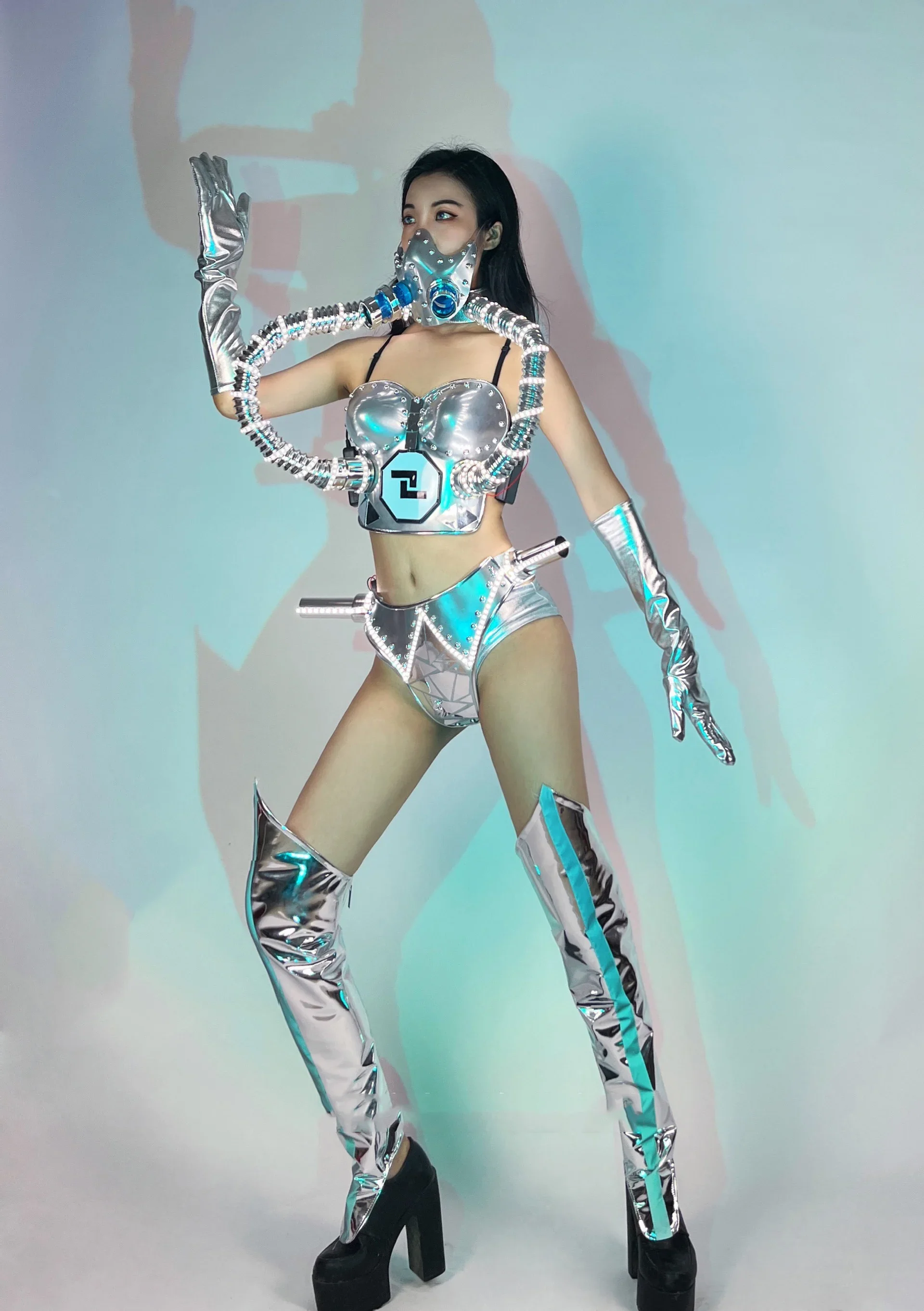 ชุดคอสเพลย์สำหรับงานเทศกาลดนตรีเรฟ ชุดเต้นโกโก้บนเวทีไนท์คลับล้ำสมัยพร้อมเทคโนโลยีไฟ LED