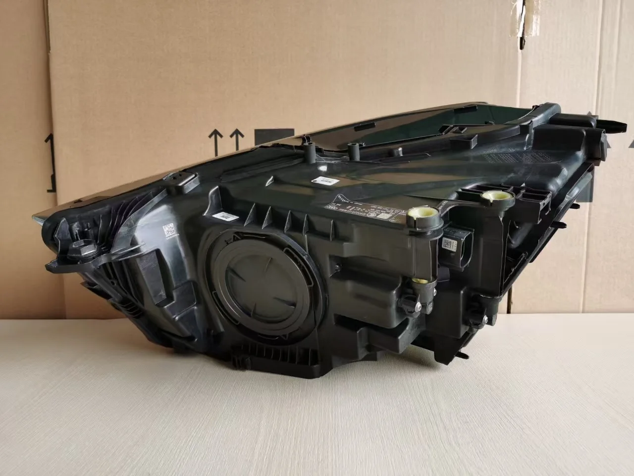 

Suitable for 2021-2024 AUDI Audi Q3 Headlights LED Headlights High-end Semi-assembly 83A941036