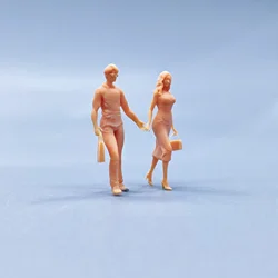 1/64 1/50 1/43 Figurines Scale Model Resin Shopping Couple Holding Hands Uncolored Miniatures Diorama Hand-painted V117 V223