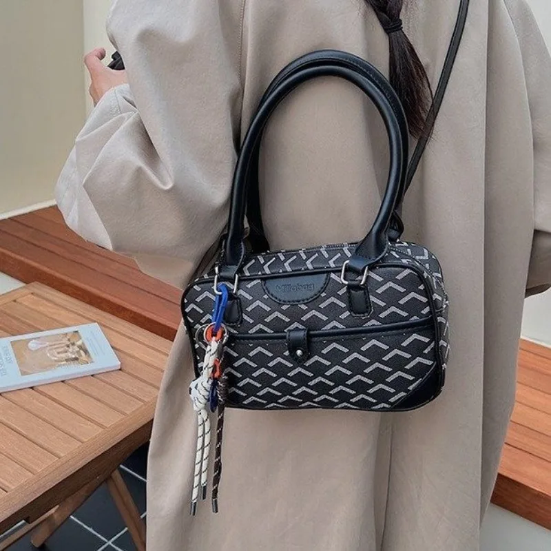 

Adorable Unique Shoulder Bag Lightweight Creative Presbyopic Printing Shopping Bag Modern Daily Use Attractive Trendy Versatile