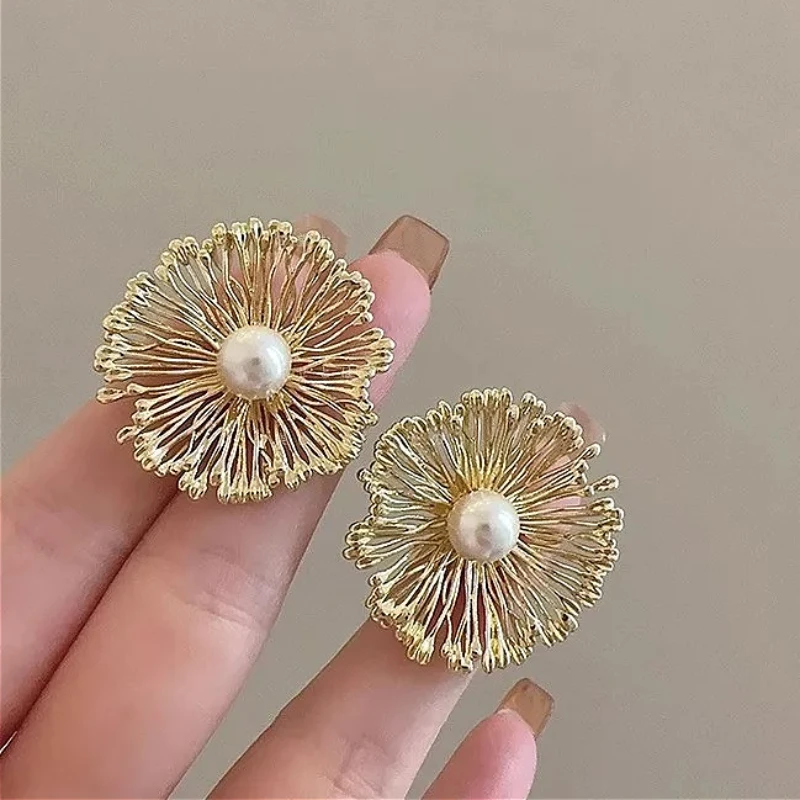 

925 Sterling Silver Chic Fireworks Flowers Hollow Pearls Stud Earring for Women Fine Jewelry High Luxury Vintage Accessories