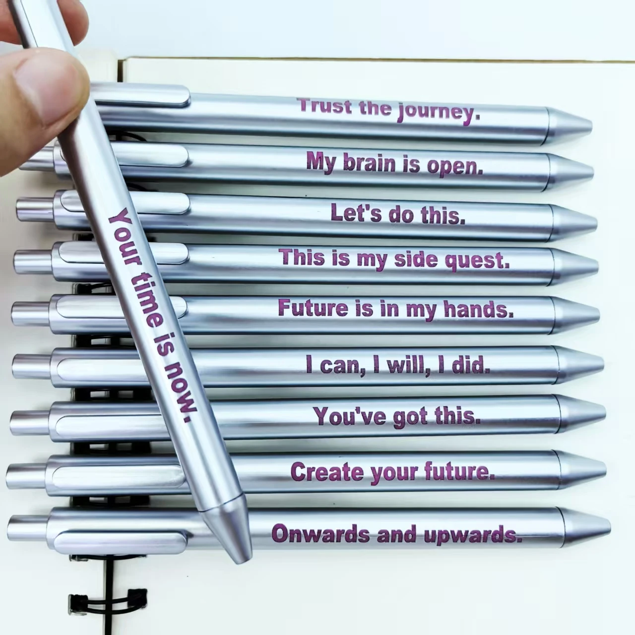 

10 штук вдохновляющих фраз с гравировкой серебряных шариковых ручек, ежедневные канцелярские товары, канцелярские товары для студентов, подарки