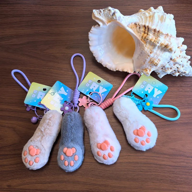 Uroczy Miękki Pluszowy Brelok do Kluczy z Kocimi Łapkami Realistyczna Pluszowa Łapka Kota Wypchana Kawaii Dekoracja do Plecaka Prezent dla Pary