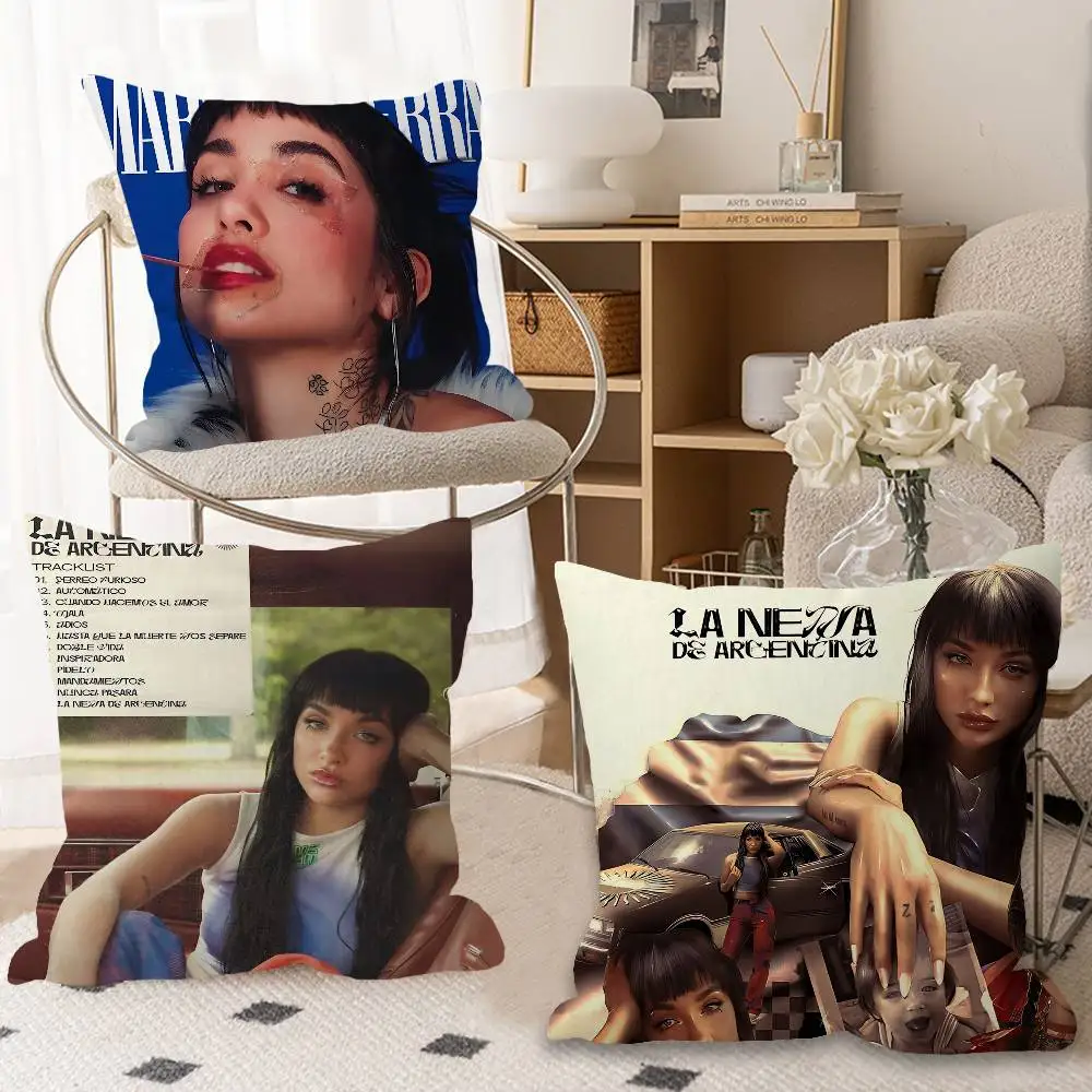 Funda de Almohada con Diseño de María Becerra La Nena de Argentina, Decoración Festiva