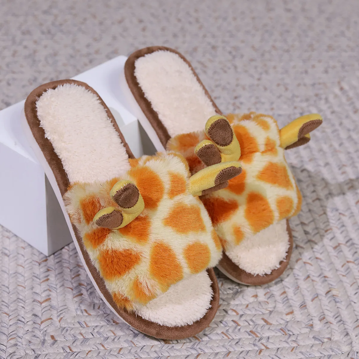 Cute Fluffy Slippers Women Home Casual Cartoon Deer Plush Designer Winter Shoes Girl 2024 Elegant Platform Slides House Big Size