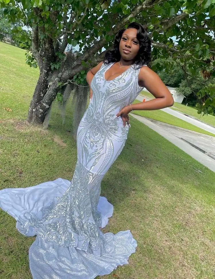 Silver Deep V-neck Long Black Girls Prom Dresses Mermaid Style Sequins Lace Prom Gowns Party Customized