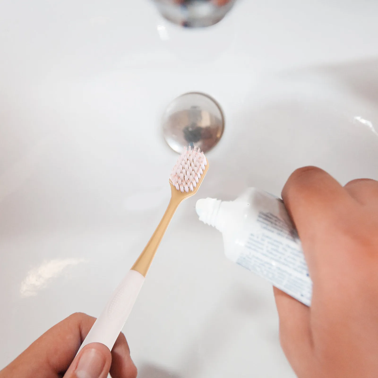 escovas-de-dentes-ergonomicas-para-adultos-36-pecas-cabeca-larga-cerdas-macias-portatil-para-viagem-leve-uso-diario-domestico