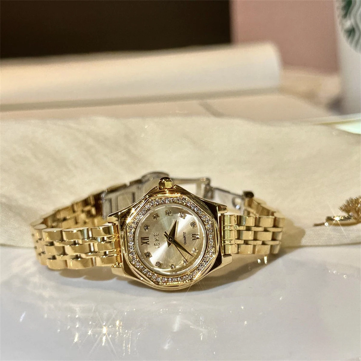 IEKE Square and Round Steel Strap Small Gold Watch Temperament Women\'s Watch Model Set with Diamonds Luxury Wrist Watch