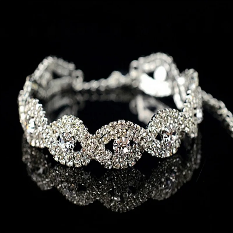 Fashion Elegant Jewelry Infinity Rhinestone Bangl Deluxe Crystal Bracelet for Women Birthday Gift Wedding Jewelry Accessories