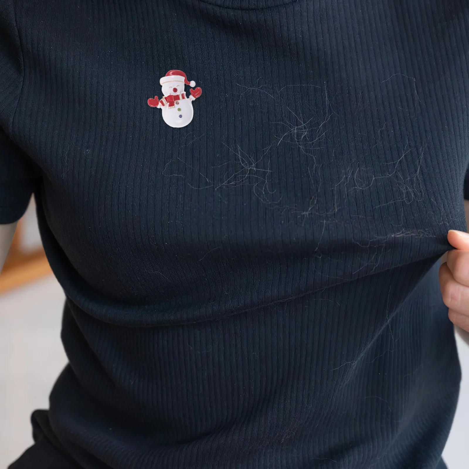 

Christmas Snowman Brooch Pin Cute Cartoon Alloy Enamel Lapel Pin Stylish Winter Coat Dress Accessory Holiday Party Bag Stuffers