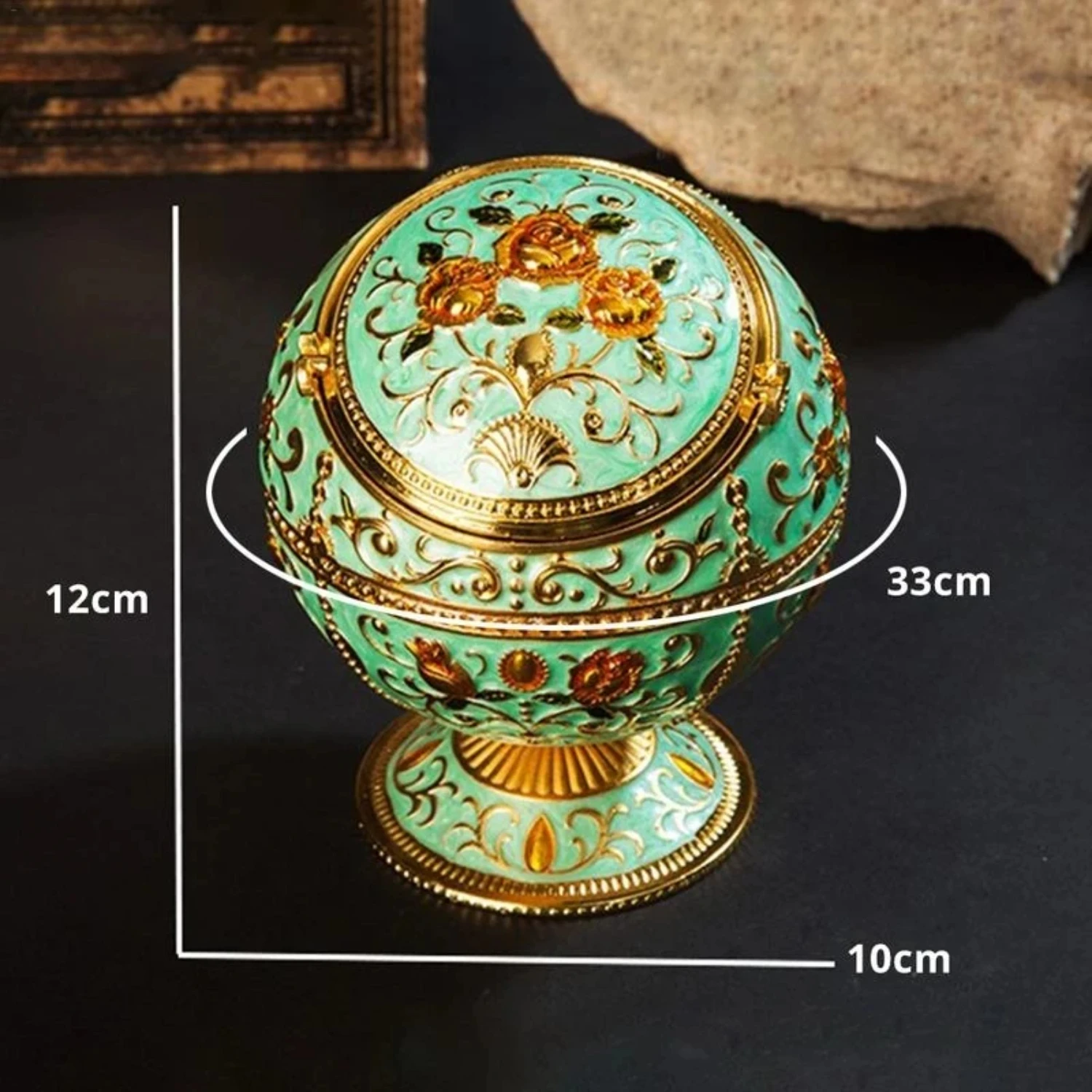 Vintage Royal Spherical Ashtray Windproof with Lid Metal Portable Cigarettes Retro Ashtray Relief Stamped Pattern Gift for Home