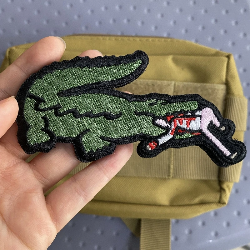 Biting Crocodile Morale Badge Patches Hook and Loop Savage Patch Camera Armband Embroidered Outside Backpack Tactical Stickers