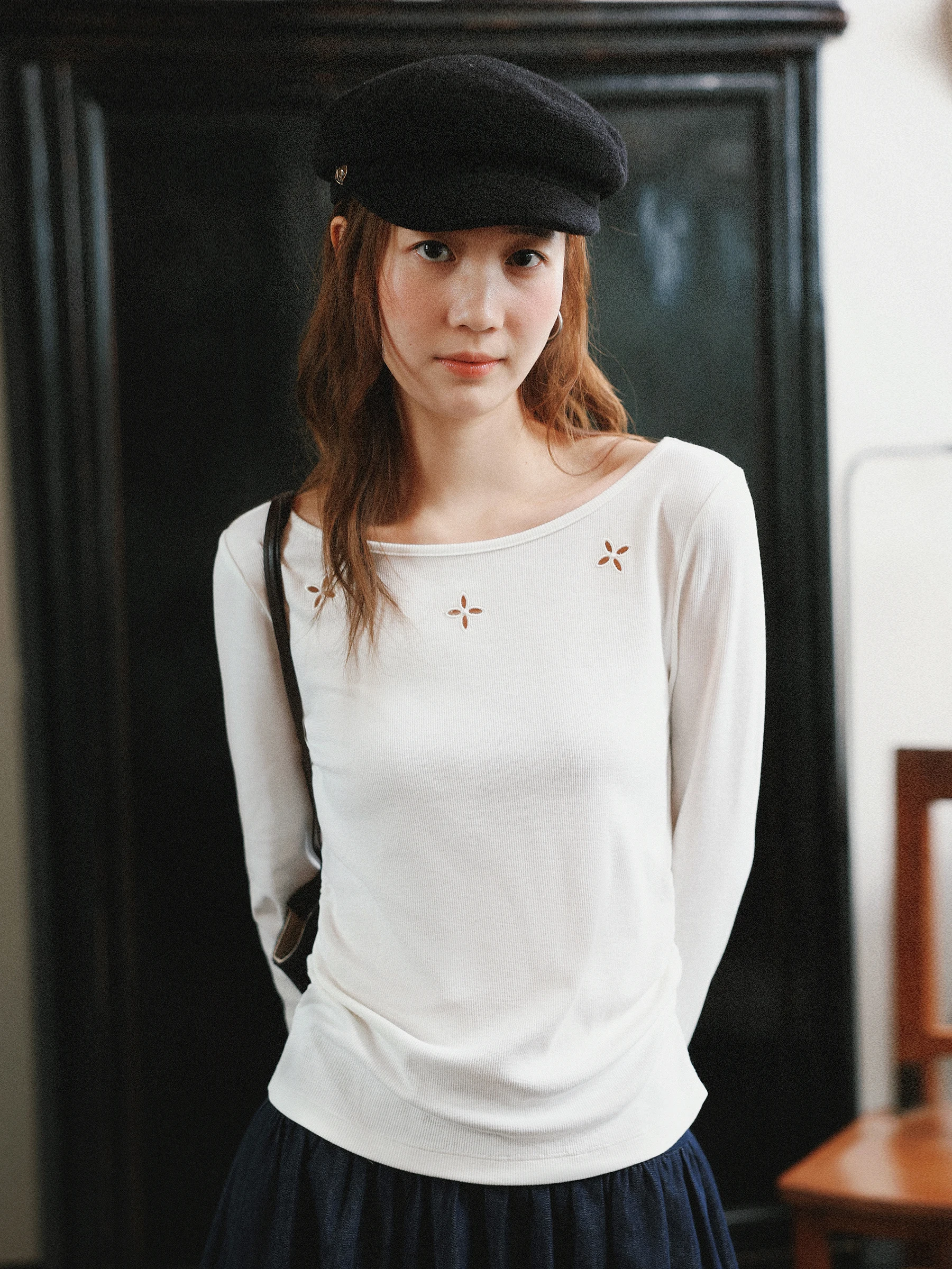 MUNNS RUIXI Vintage Hollow out Floral Knitwear Slimming One Shoulder Long Sleeve Base Shirt Ladies Fashion Autumn Wear