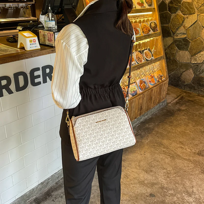 

26X18X12 leather large-capacity foreign-style casual pillow bag, messenger bag, women's bag, cowhide 2025 new model