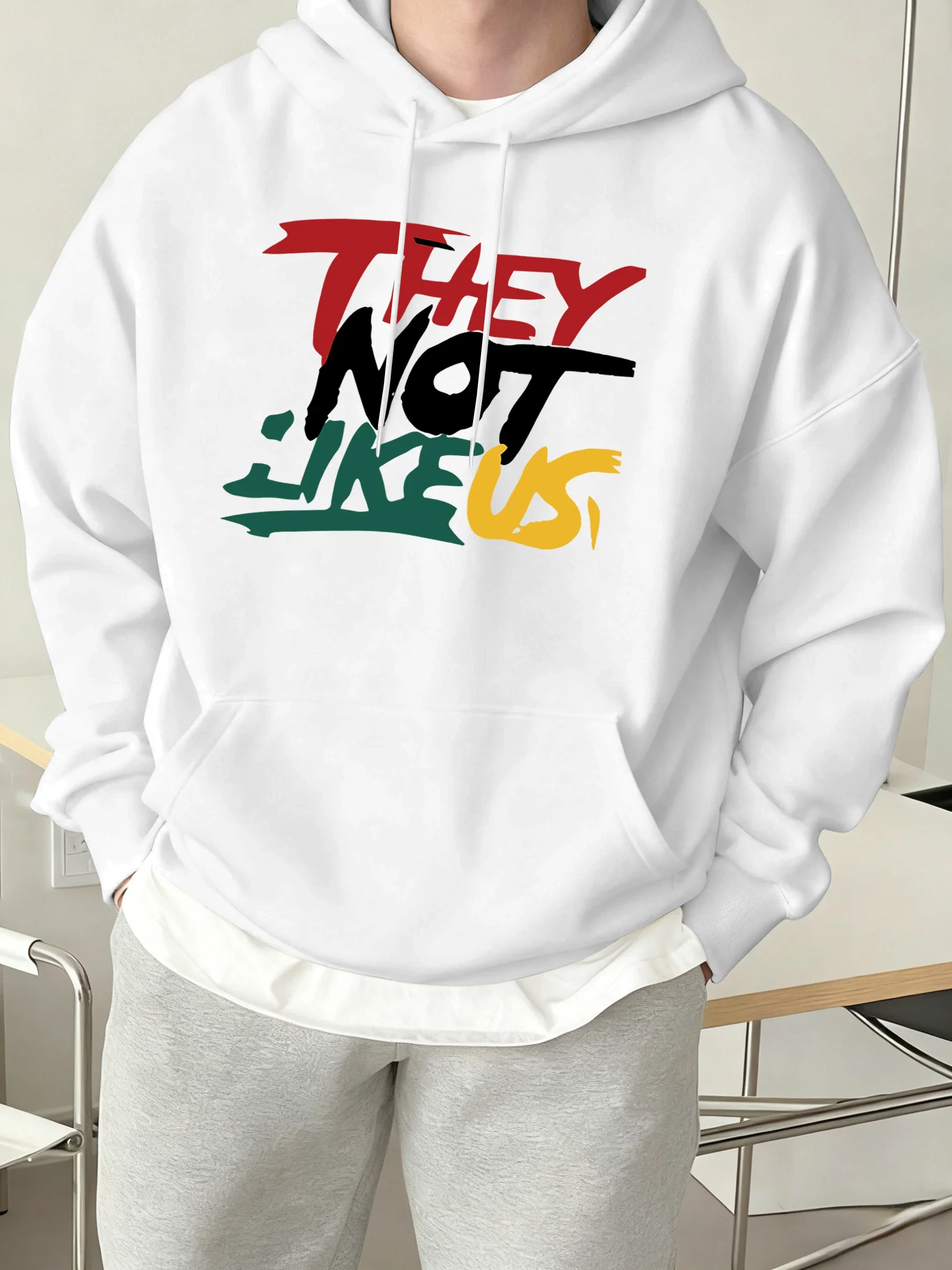 هوديي رجالي كاجوال عصري مطبوع عليه كلمات إبداعية "Ele Don't Like Us" ملابس خروج مريحة وعالية الجودة