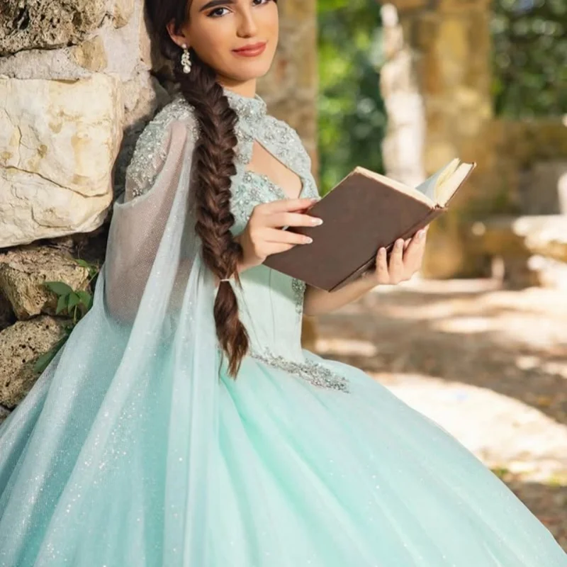 فساتين Quinceanera مخصصة باللون الأخضر النعناعي قبالة الكتف ملصق طويل الذيل تول فيستدو 15 Quinceanera