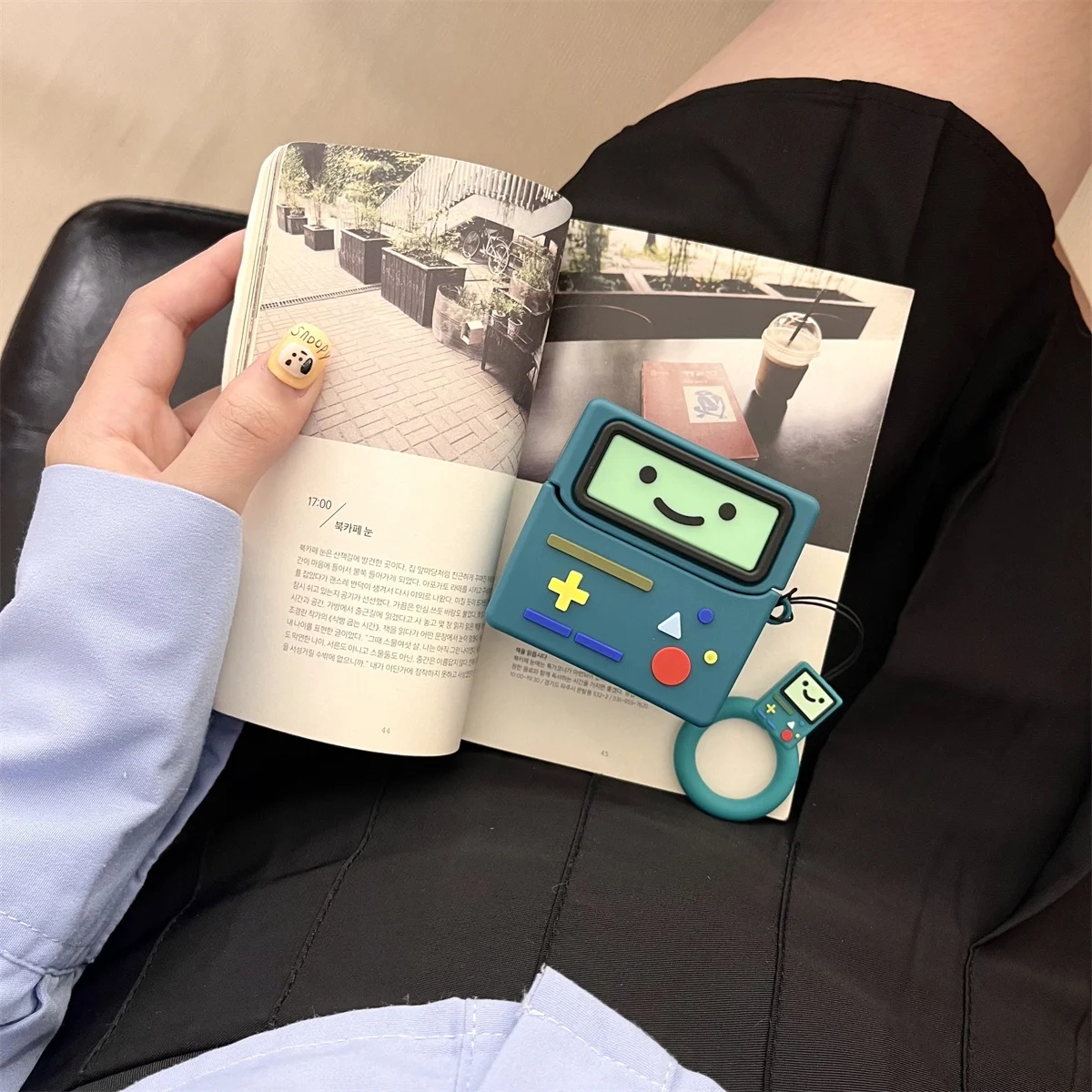 غطاء وسادات أذن جديد لطيف لأجهزة AirPods 4 مع حلقة، حافظة سماعة رأس بتصميم وحدة تحكم ألعاب إبداعية مضحكة لأجهزة AirPods الجيل الرابع