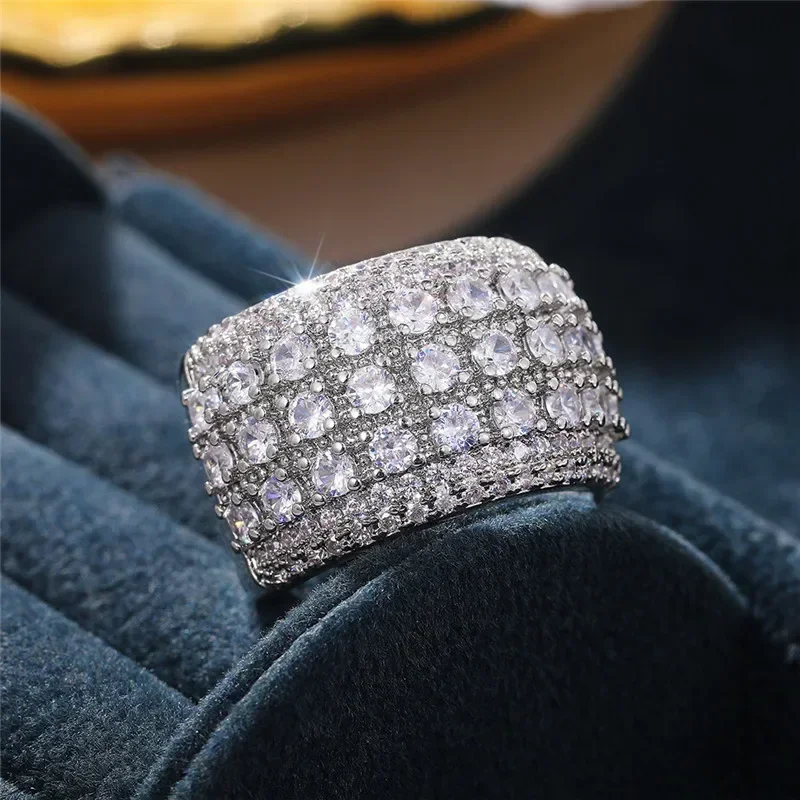 New Luxury Cubic Zirconia Crystal Rings Women for Party Trendy Accessories Versatile Lady's Finger Ring Surprise Gift Jewelry